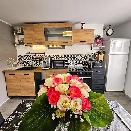 Au Veilleur De Nuit - Parking Prive-